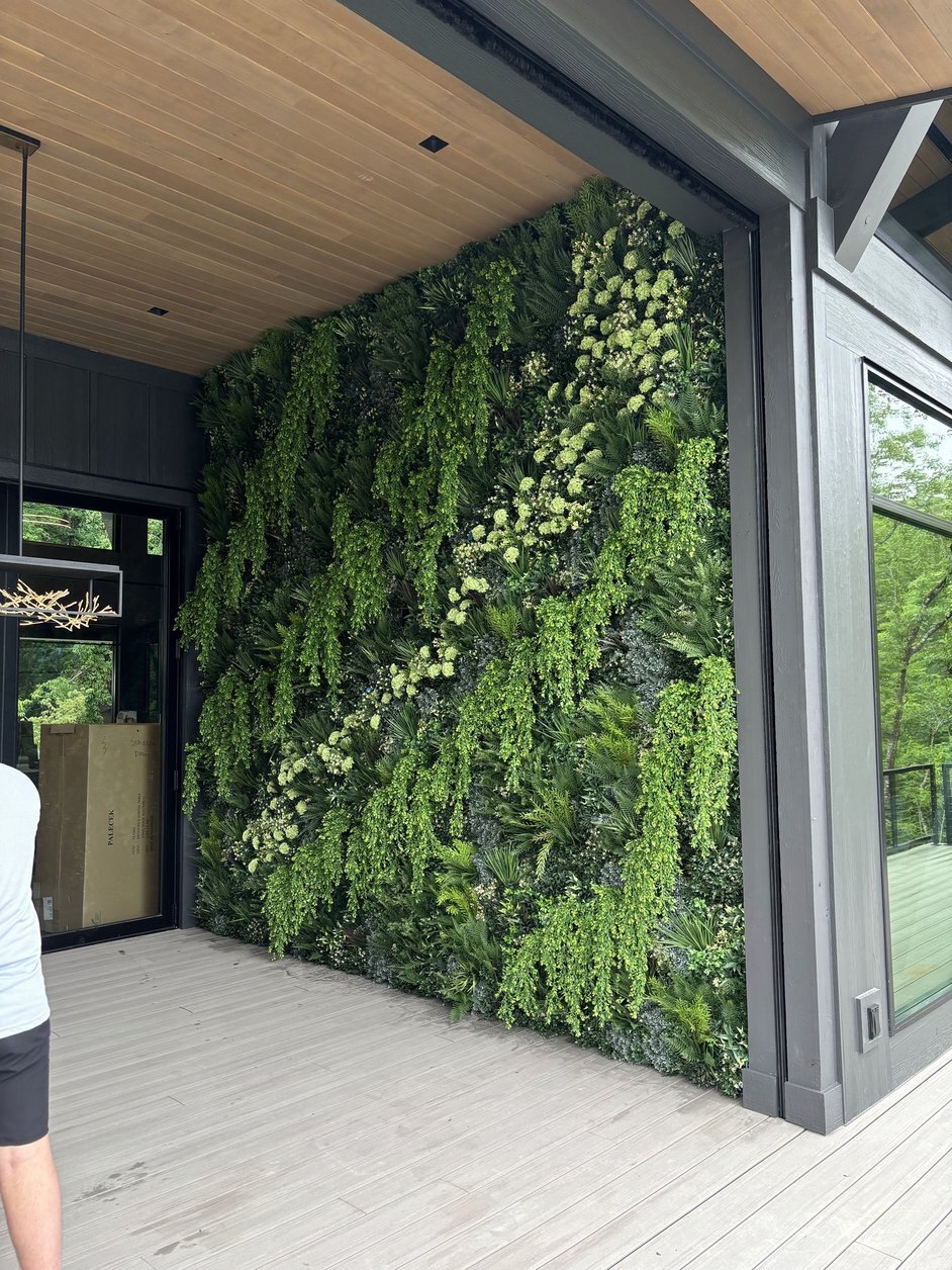 Elegant trailing and white foliage