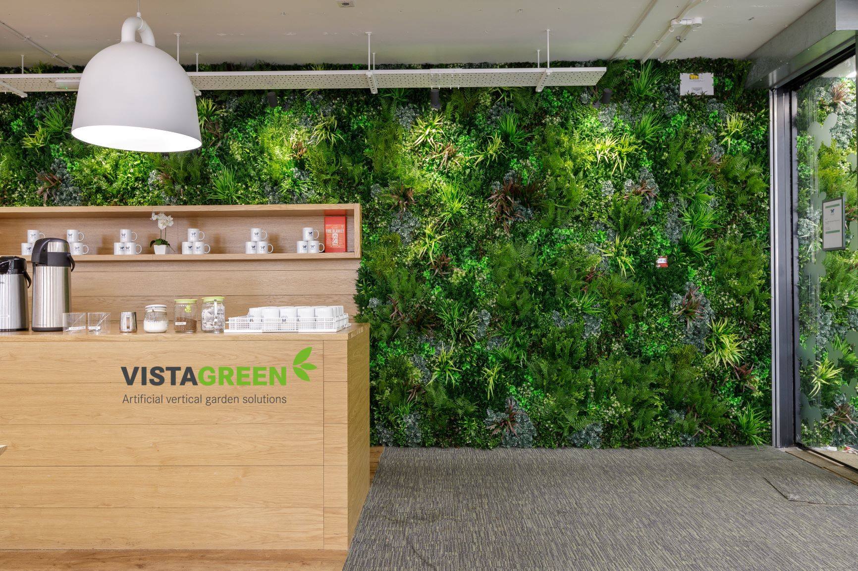 Commercial-green-wall-for-business-artificial-living-wall-panel-vistagreen-acoustics