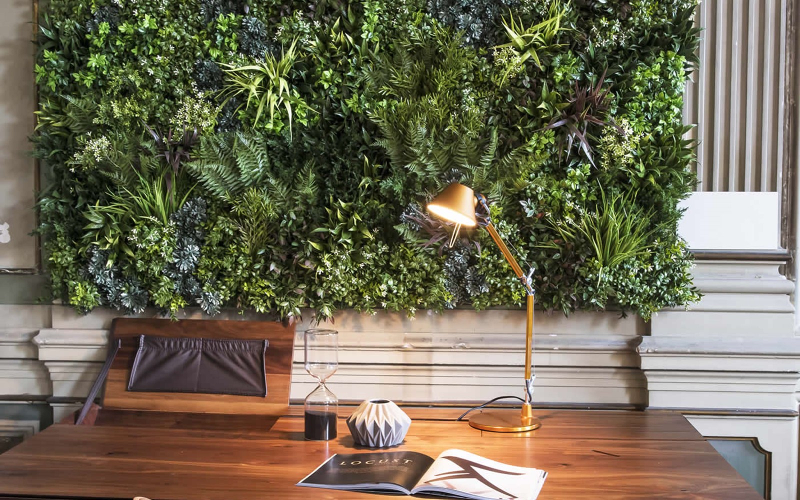 green-wall-design-installation-furniture-store-lisbon-living-wall-a